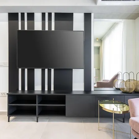 Apartment Romana 2 Bedroom *