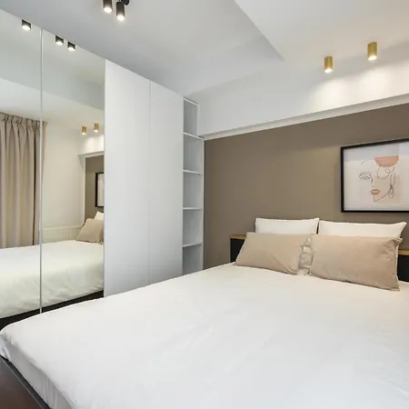 Romana 2 Bedroom Апартаменти Бухарест